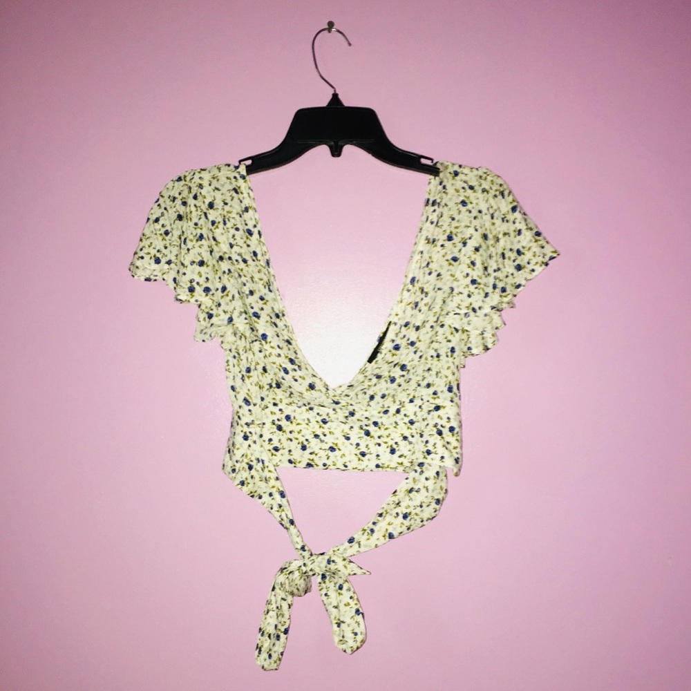 White with blue  flowers croptop Forever21 Size S
